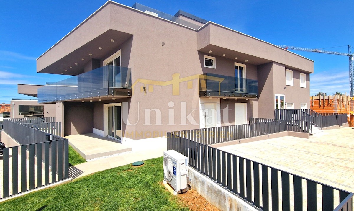 Zwei-Zimmer-Wohnung (2SZ) mit Garten 2 km vom Meer, Erdgeschoss